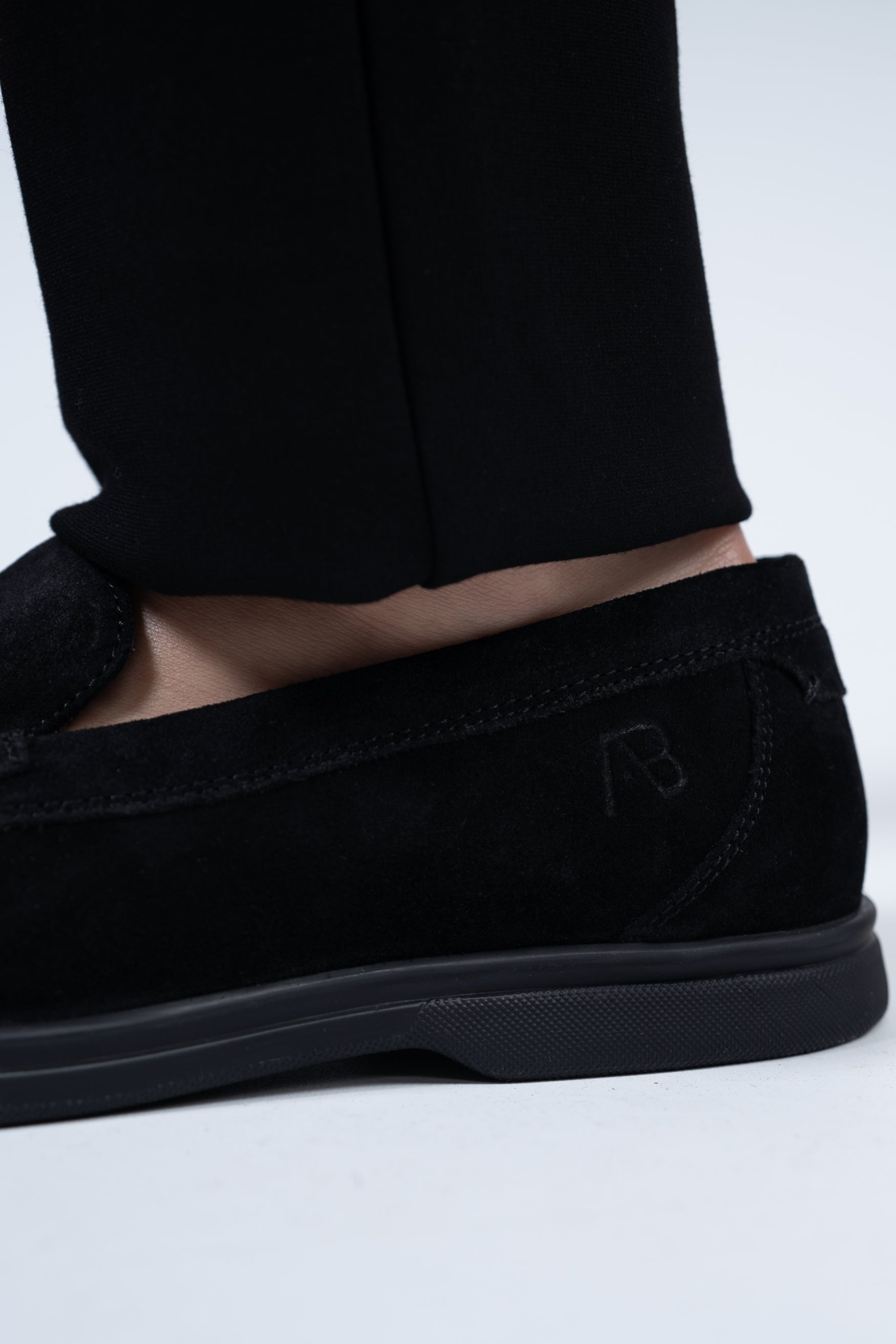 Loafer | Black on Black